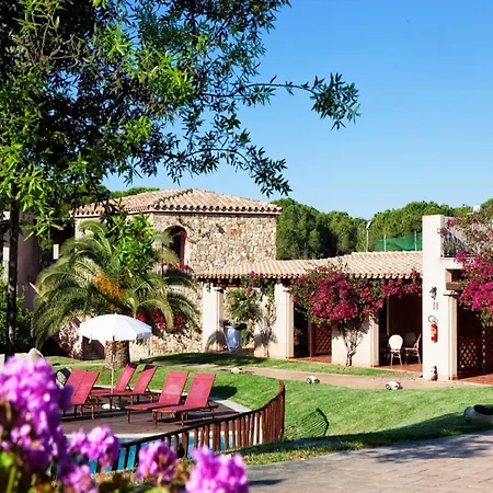 Sardinian-style Near شقة