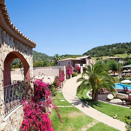 Appartement Sardinian-style Near